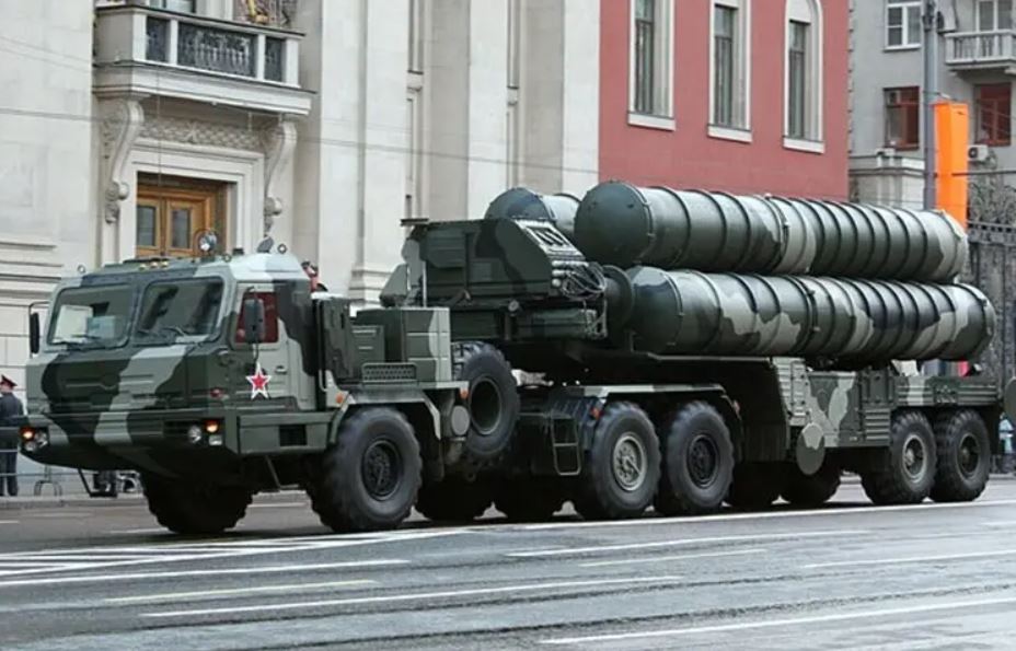 Білорусь поставила російську ППО на НПЗ за 30 км від кордону з Україною